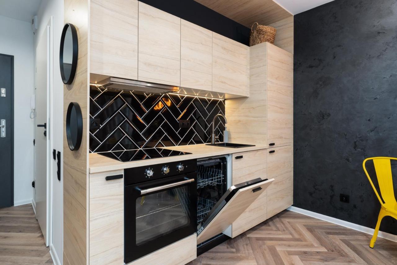 Loft Style Apartment Opienskiego Close To The Zurawiniec Nature Reserve By Noclegi Renters Познань Экстерьер фото